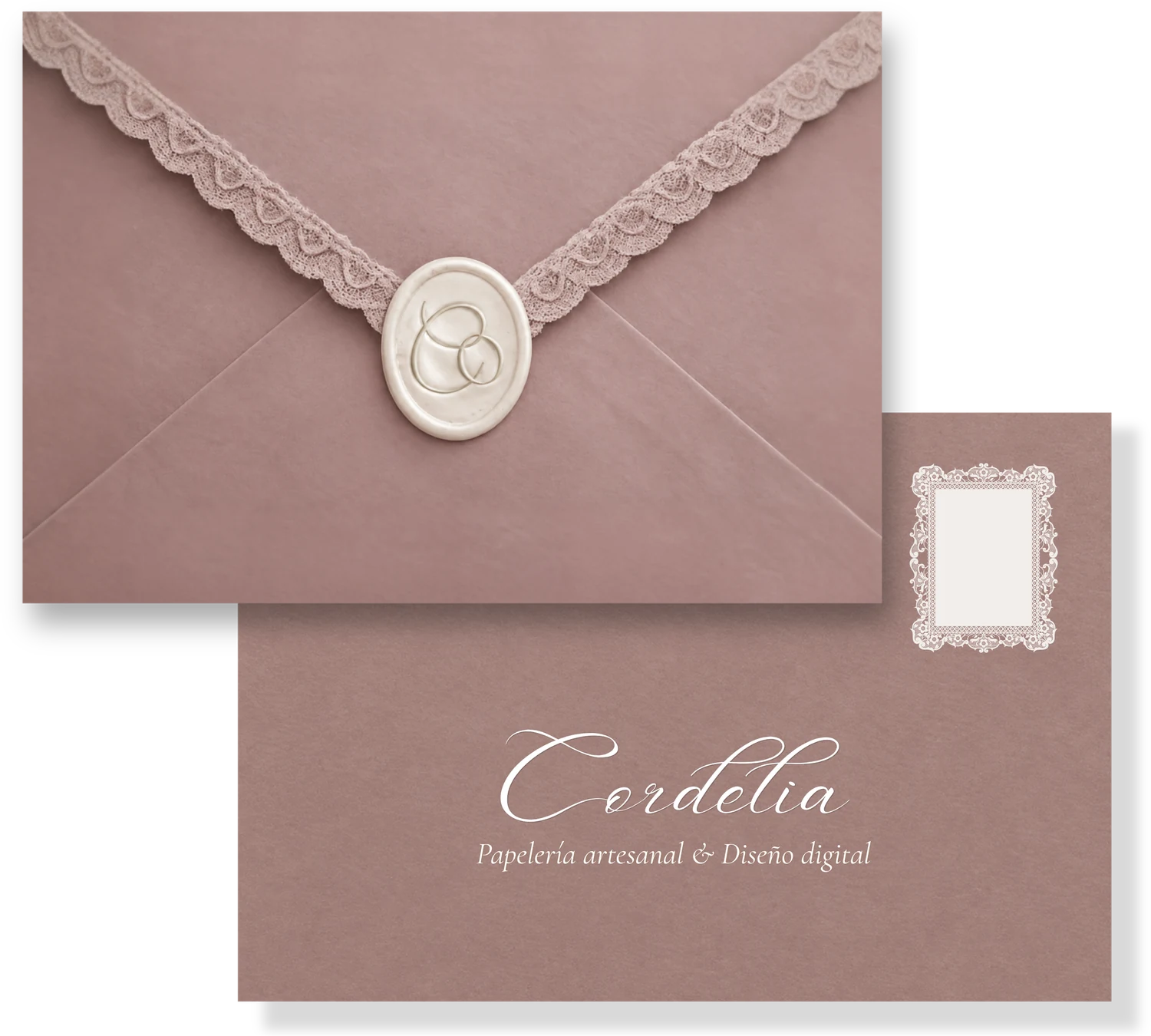 Dos sobres color palo de rosa con encaje y sello de cera; uno dice Cordelia, papelería artesanal y diseño digital